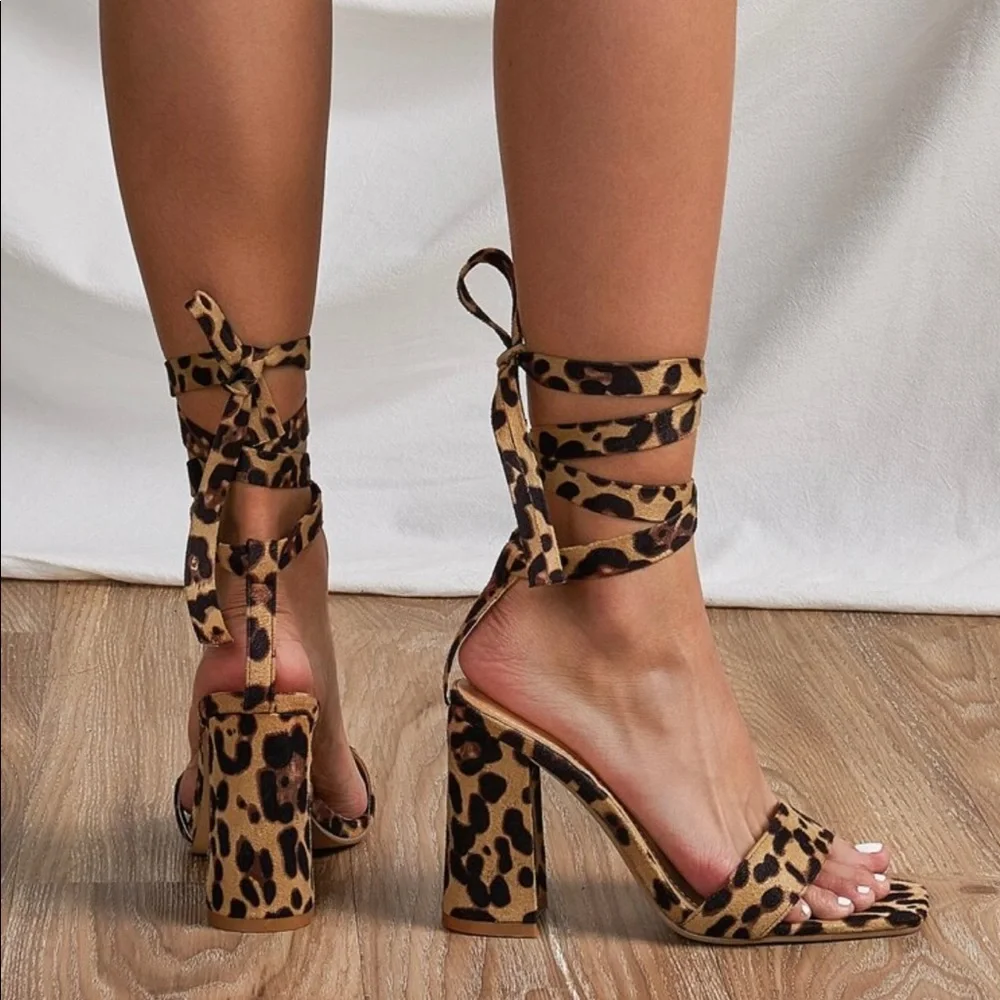 Leopard Pattern Chunky Heeled Sandals - Picture 1 of 6